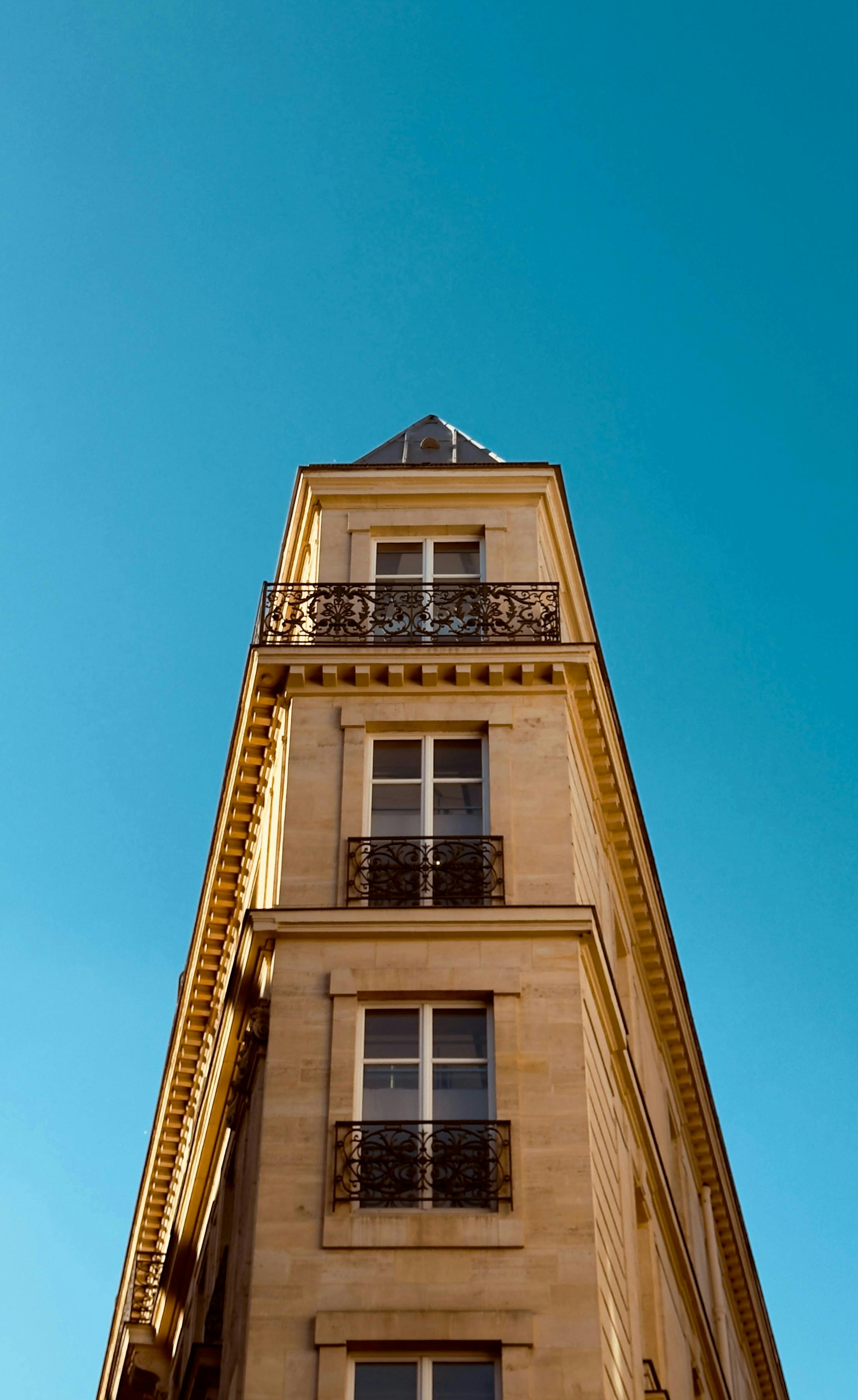Louer à un proche : comment concilier entraide...