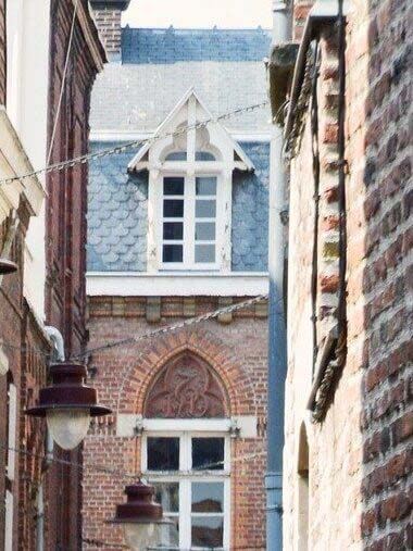 LA VENTE DE LOGEMENTS ANCIENS RÉSISTE FACE AU...