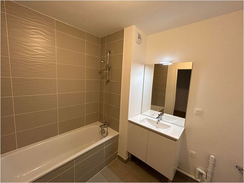 Location Appartement 64m² Loos 7