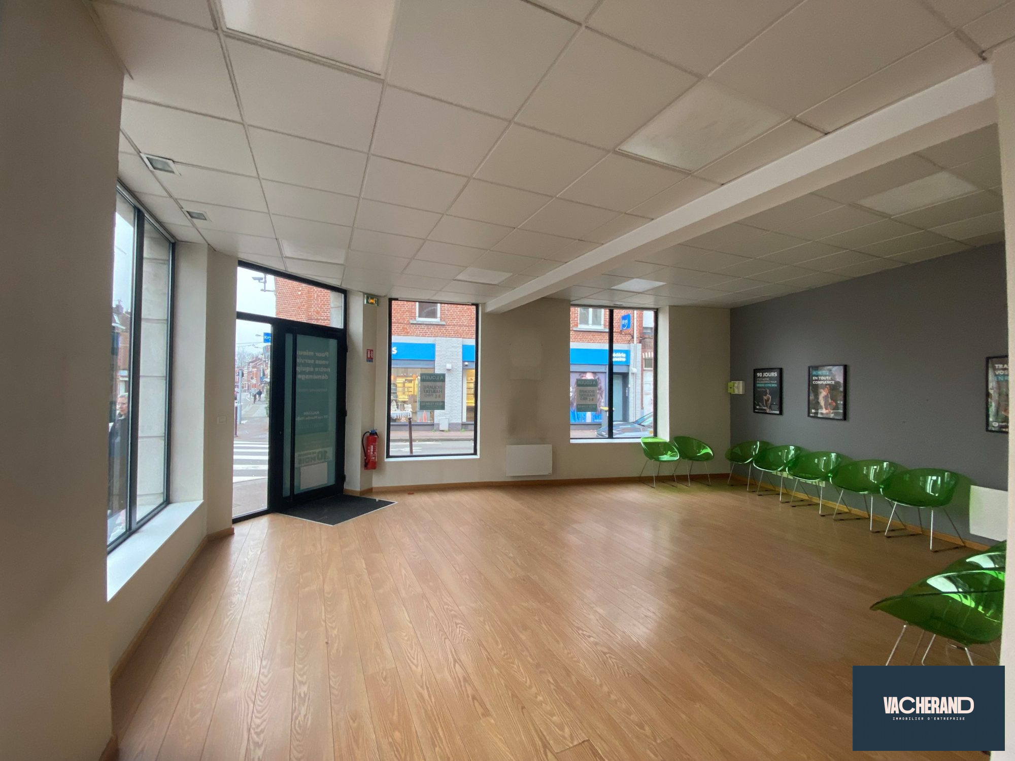 Location Locaux commerciaux 132m² Comines 1