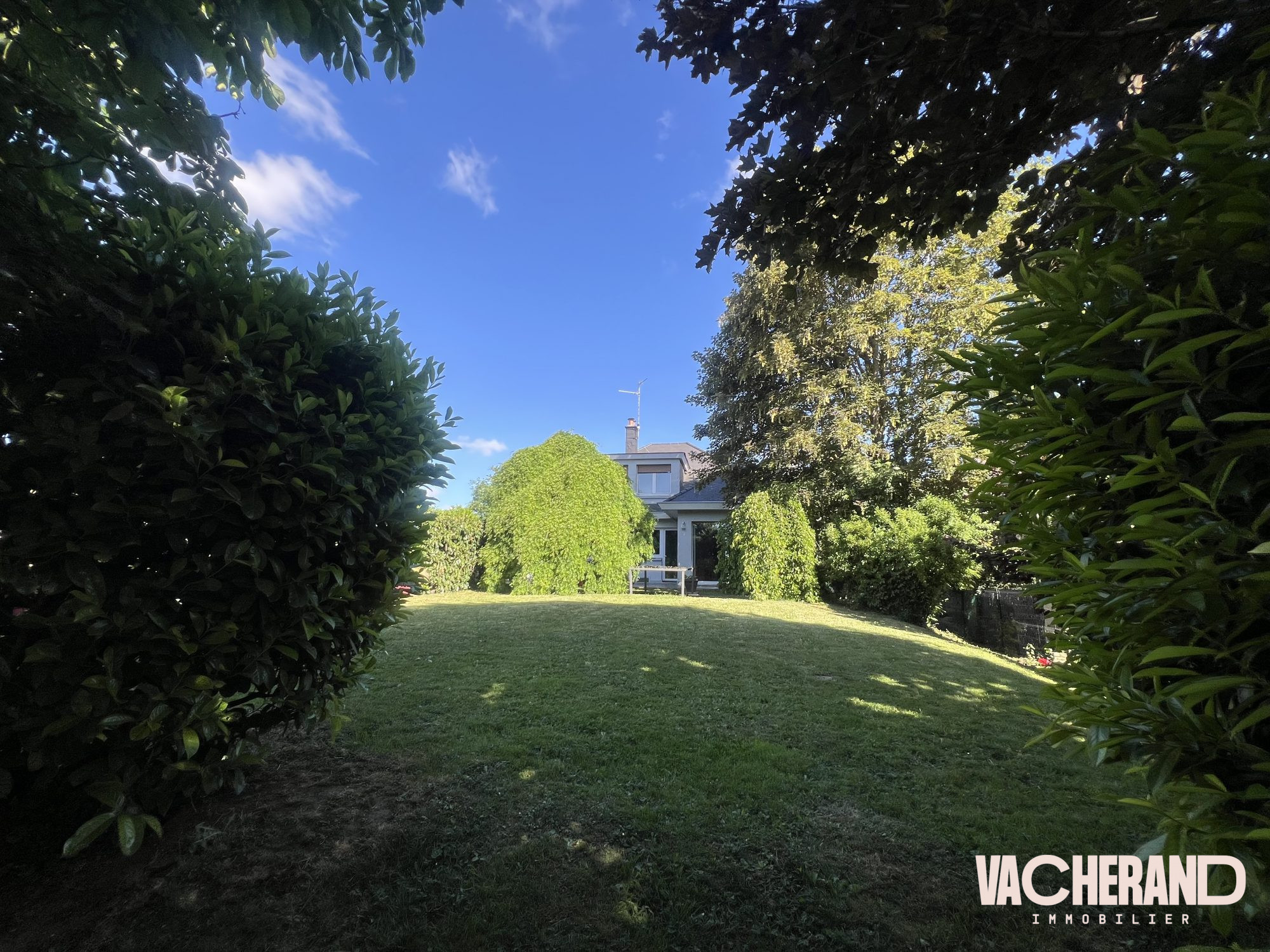 Vente Maison 250m² Perenchies 2