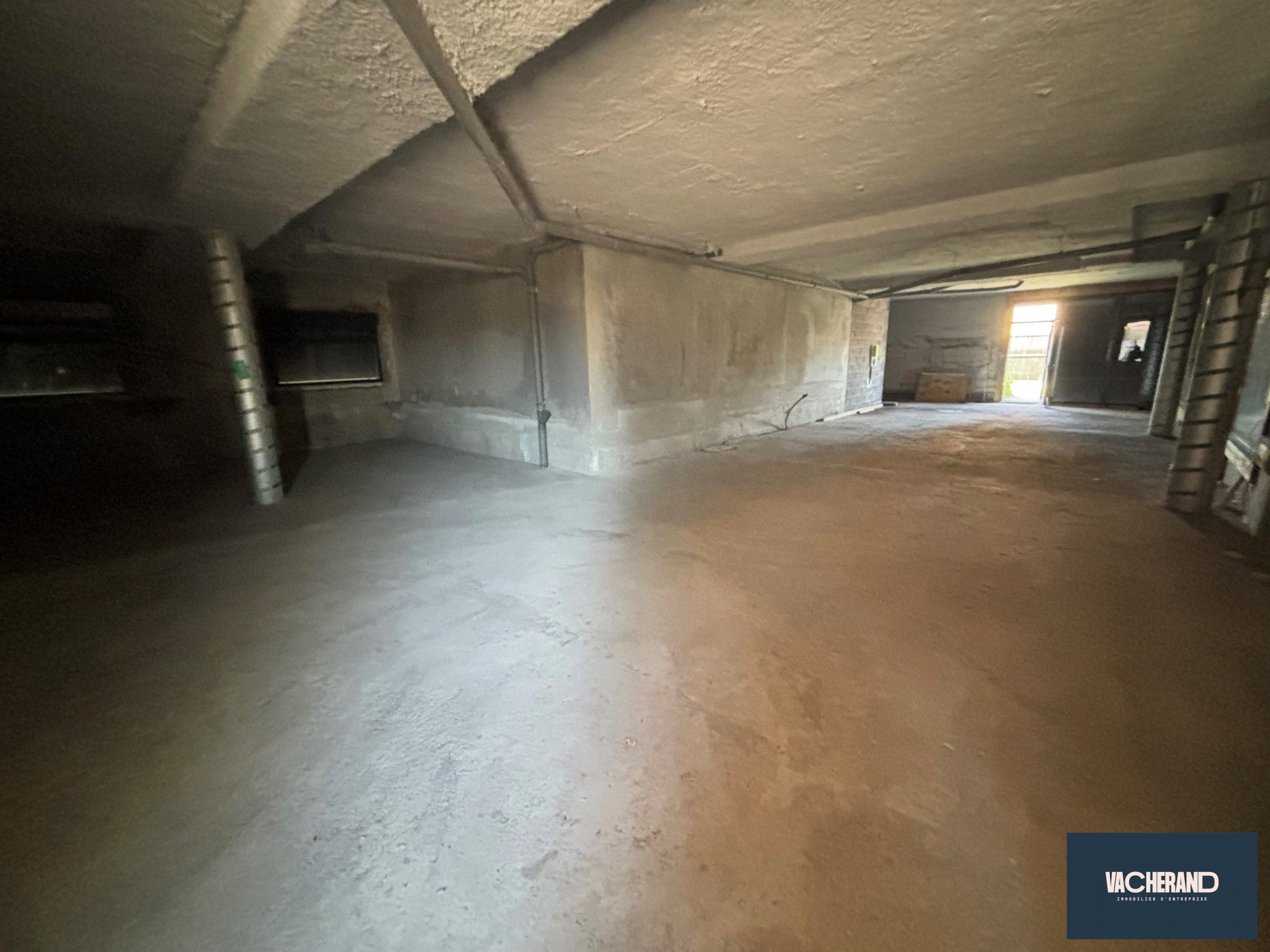 Location Locaux commerciaux 165m² Valenciennes 1