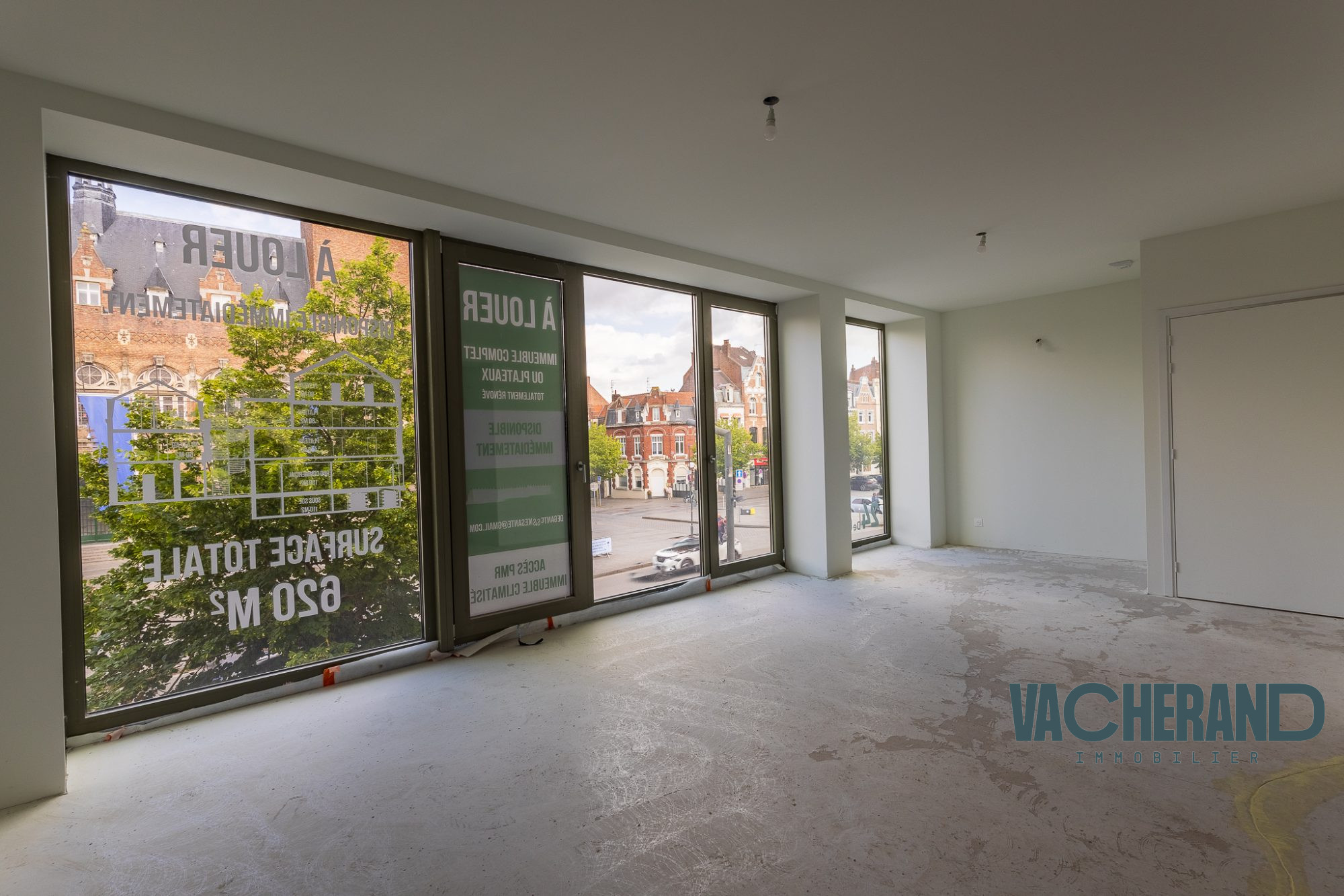 Location Locaux commerciaux 620m² Armentieres 0