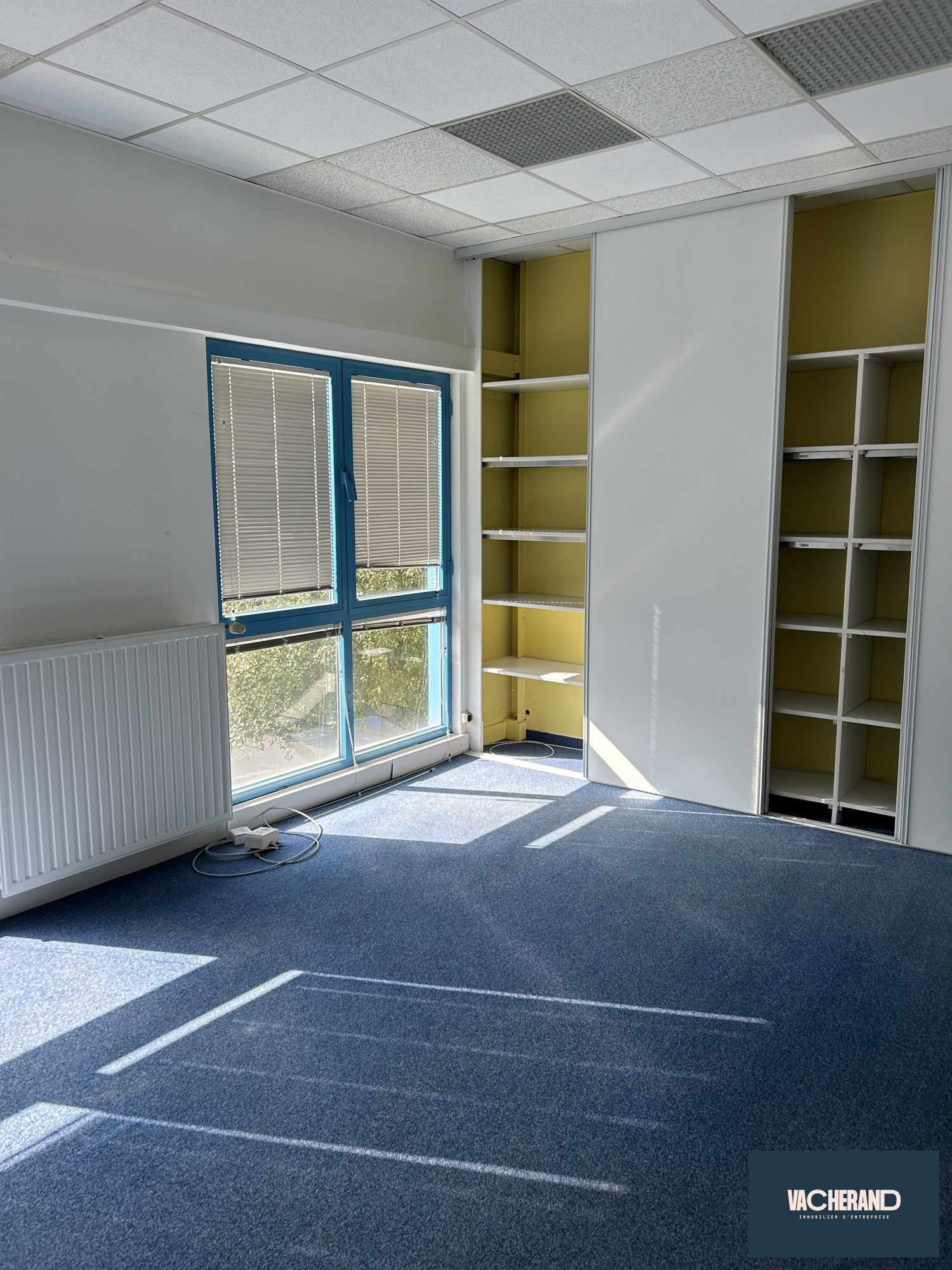 Location Bureaux 360m² Templemars 1