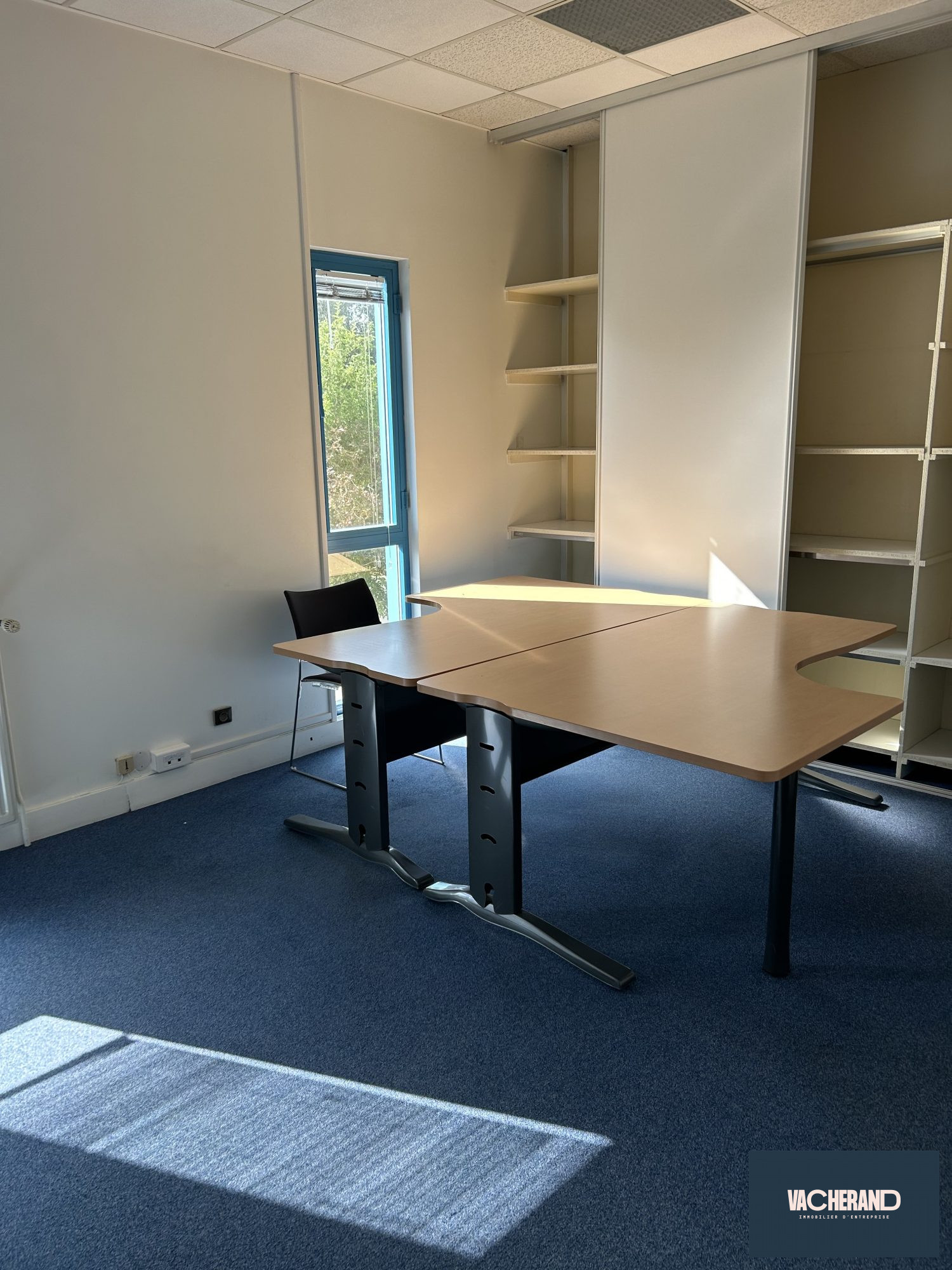 Location Bureaux 360m² Templemars 0