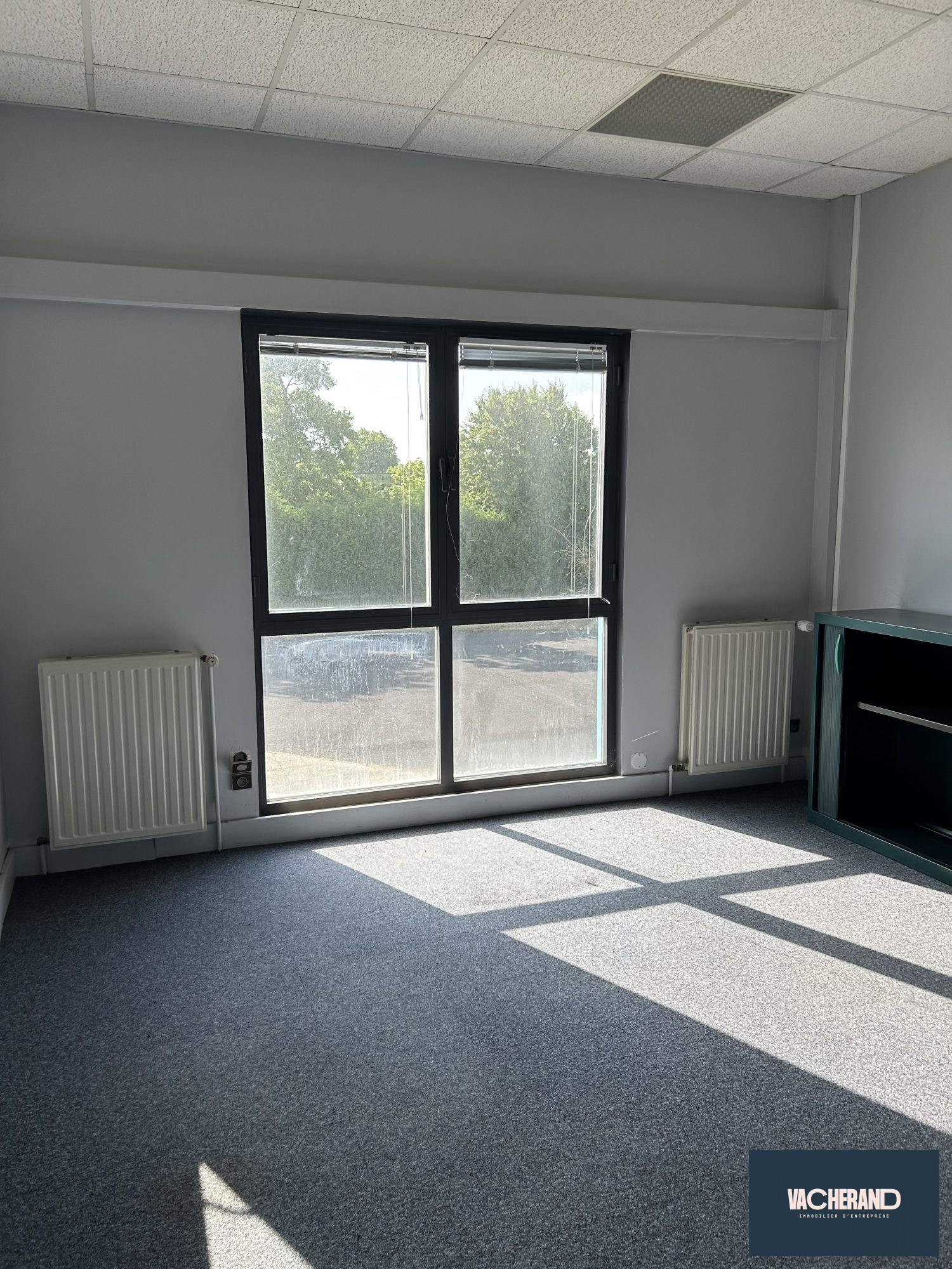 Location Bureaux 360m² Templemars 2