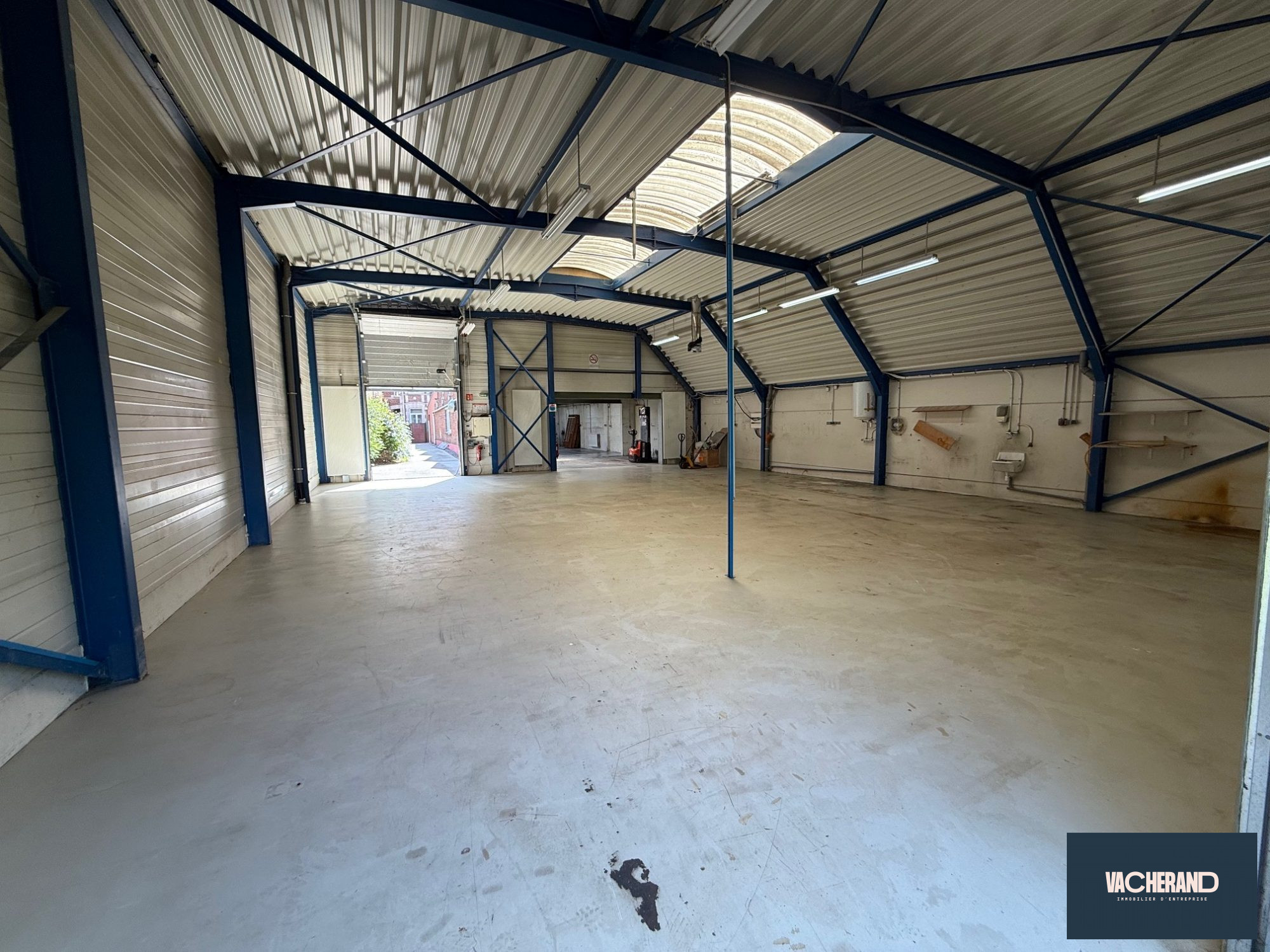 Location Locaux commerciaux 350m² Ronchin 0