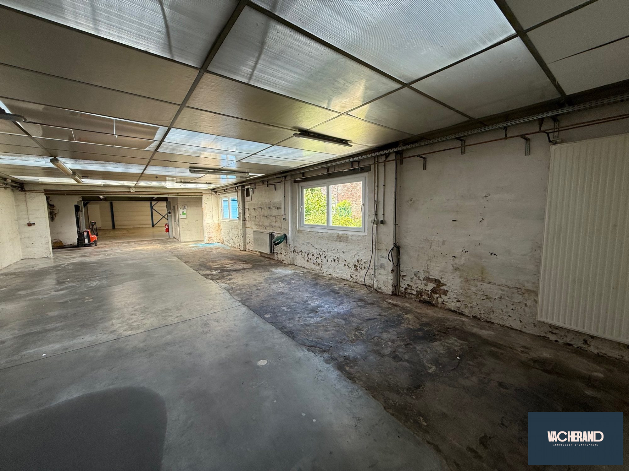 Location Locaux commerciaux 350m² Ronchin 2