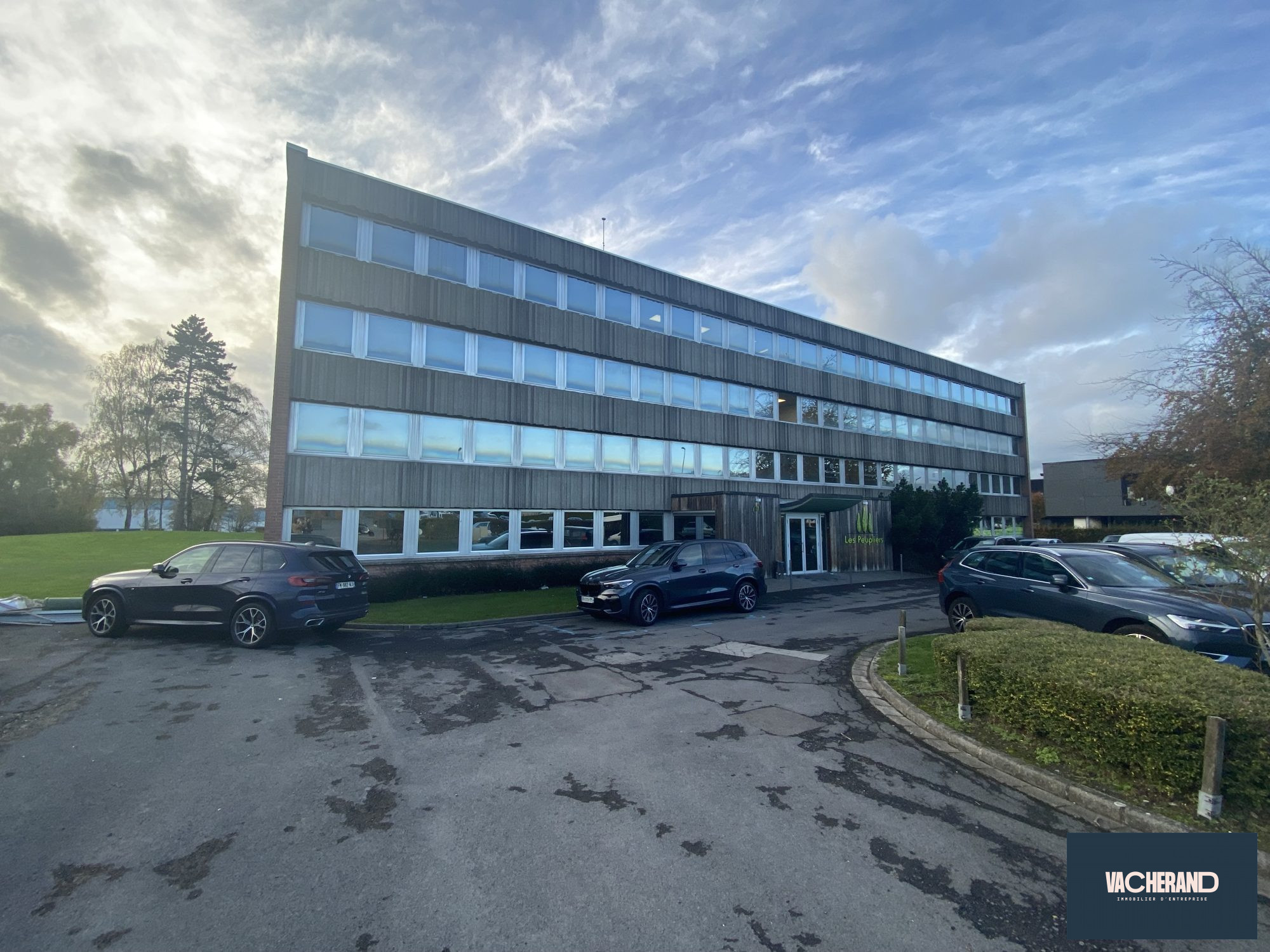 Vente Bureaux 254m² Neuville-en-ferrain 1