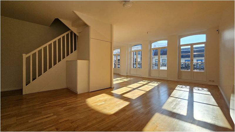 Location Appartement 174m² Lille 8