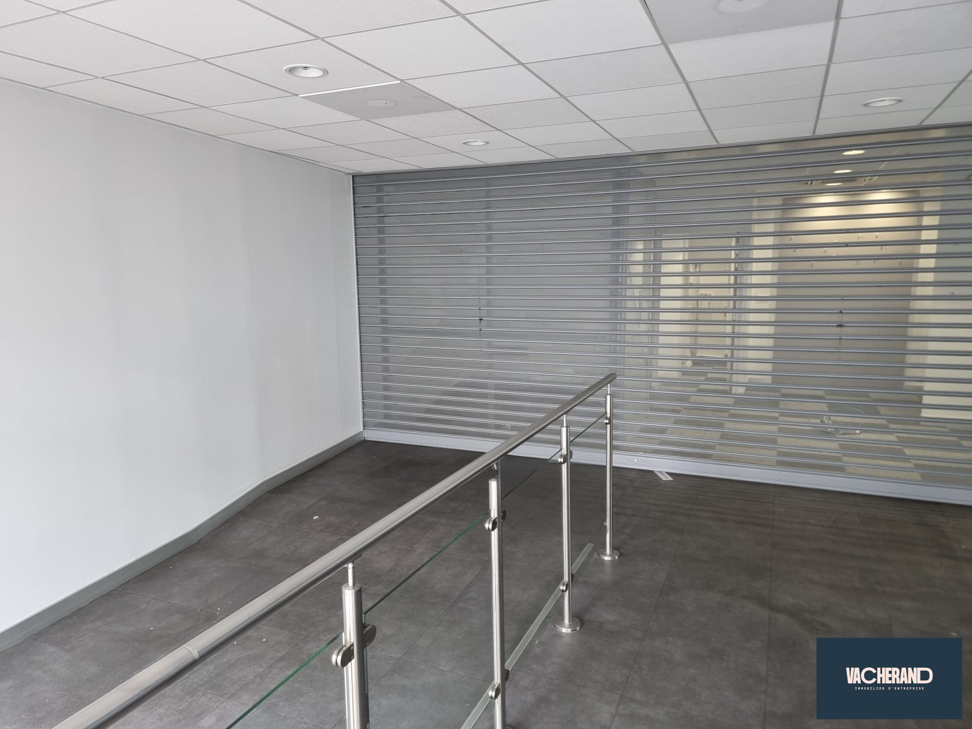 Location Locaux commerciaux 150m² Lys Lez Lannoy 3