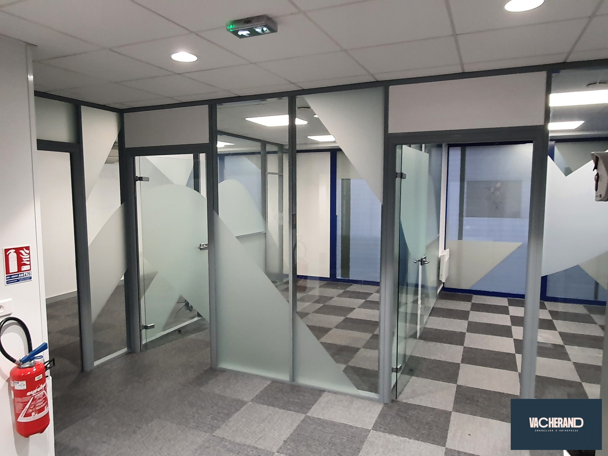 Location Locaux commerciaux 150m² Lys Lez Lannoy 1