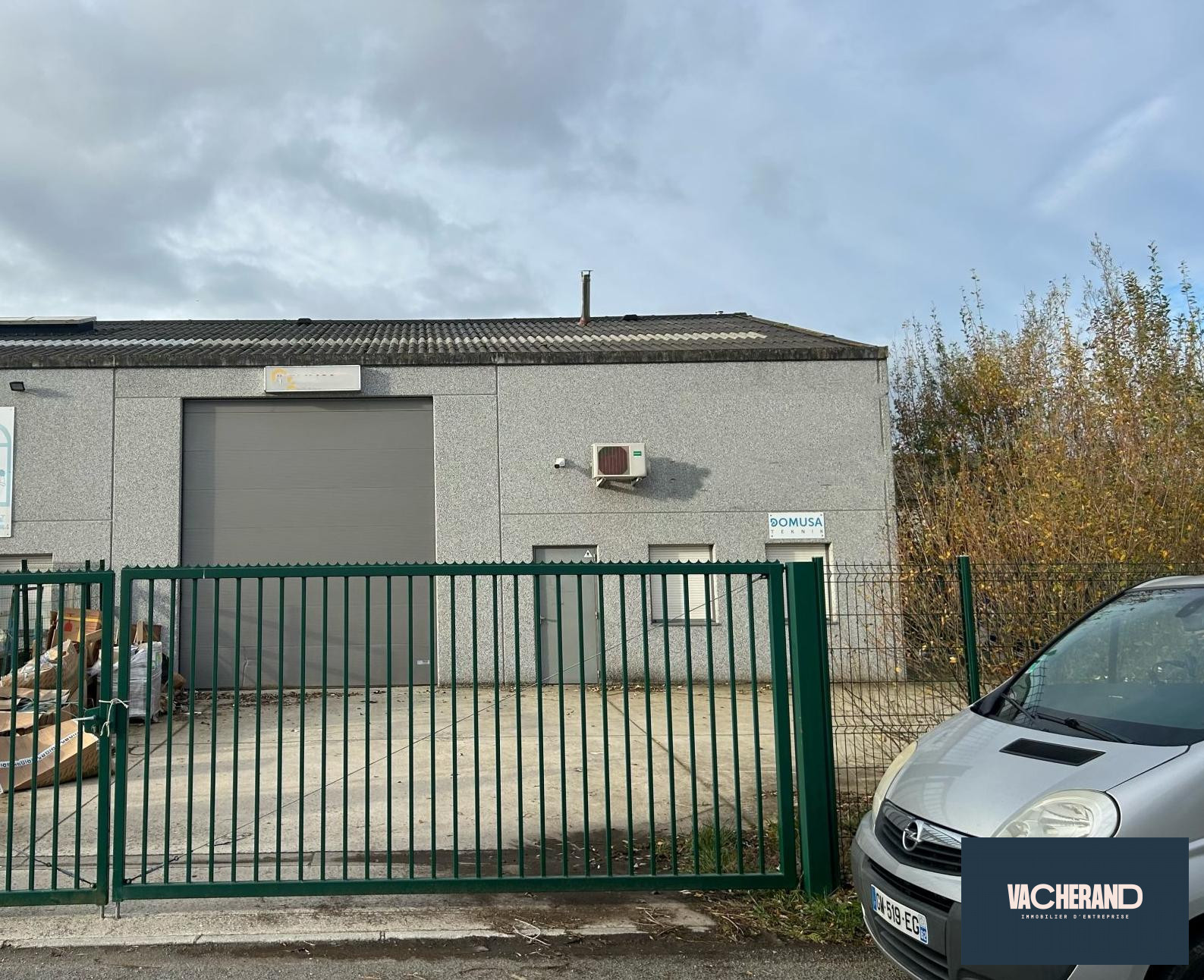 Location Locaux commerciaux 175m² Saint-venant 0
