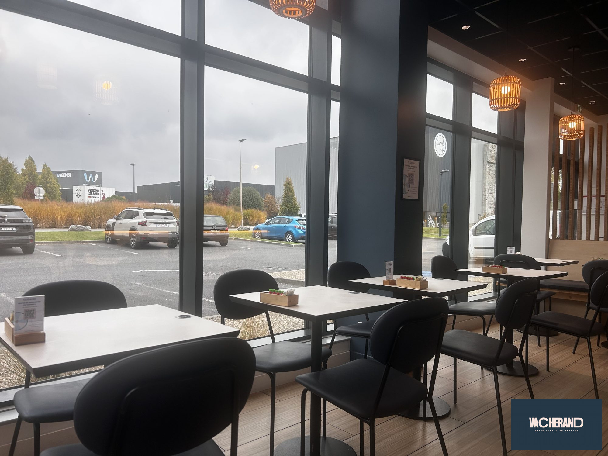 Location Locaux commerciaux 190m² Lesquin 2