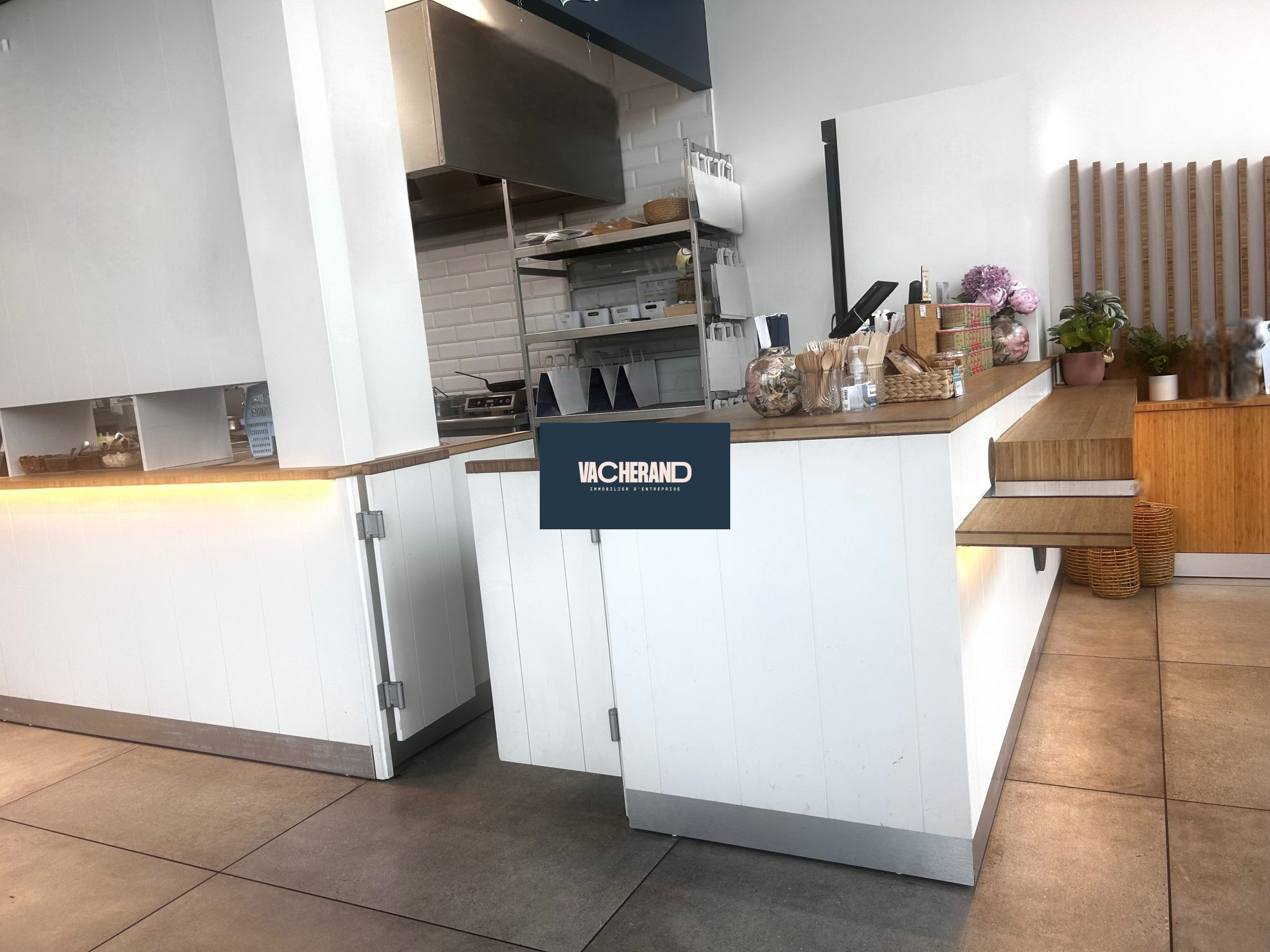 Location Locaux commerciaux 190m² Lesquin 4